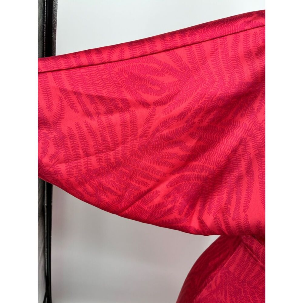 FE Noel Target Elegant Red Satin V-Neck Maxi Dress, subtle pattern - Picture 3 of 8